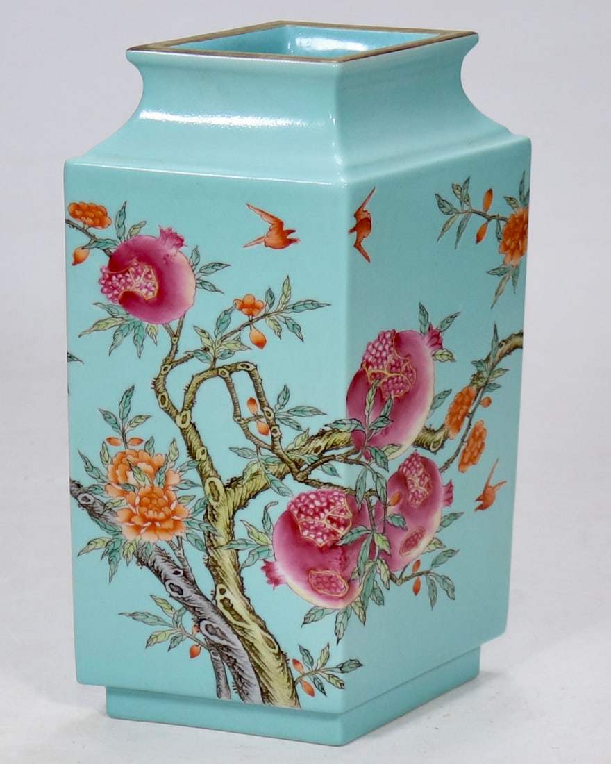An Exquisite Green Glazed Pomegranate Pattern Vase - 9