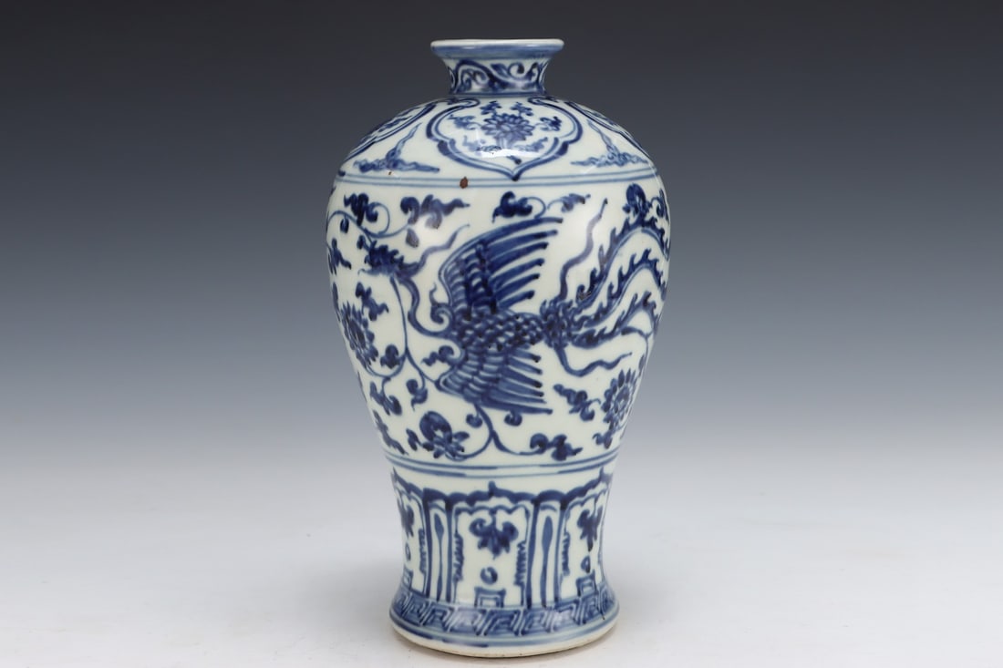 An Exquisite Blue and White Phoenix Pattern Lotus Pattern Vase - 4