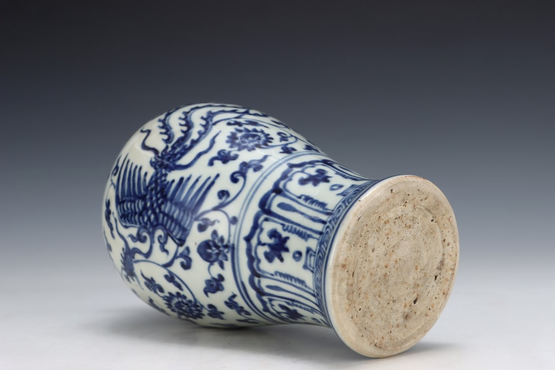 An Exquisite Blue and White Phoenix Pattern Lotus Pattern Vase - 8