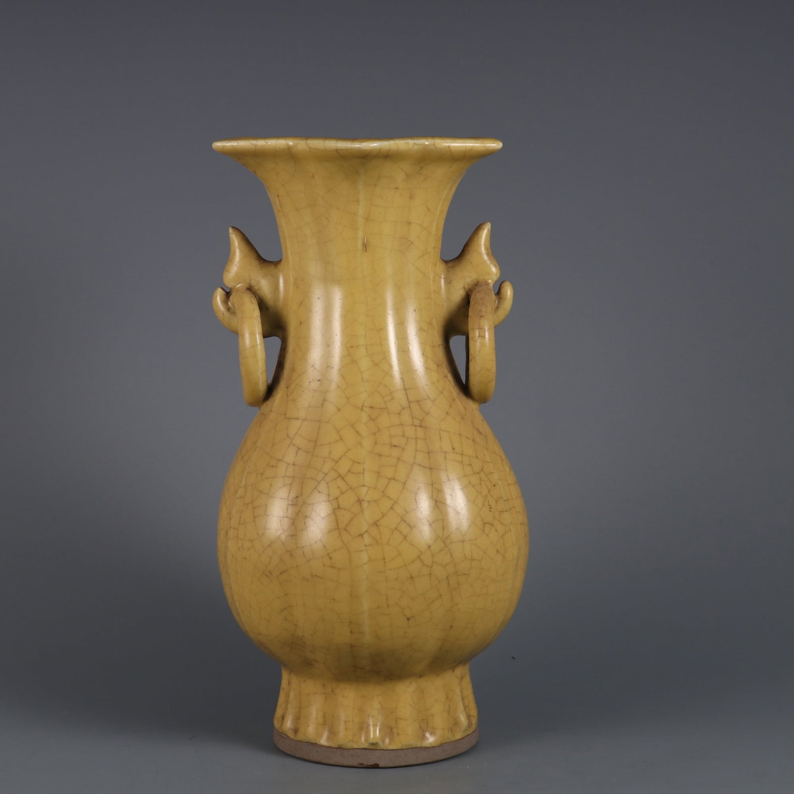 An Exquisite Ge yao Double-Ears Vase - 3