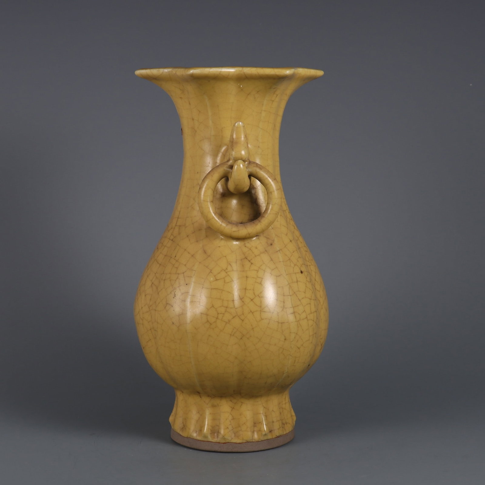 An Exquisite Ge yao Double-Ears Vase - 4
