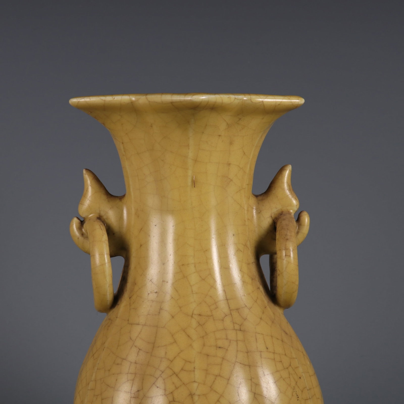 An Exquisite Ge yao Double-Ears Vase - 5