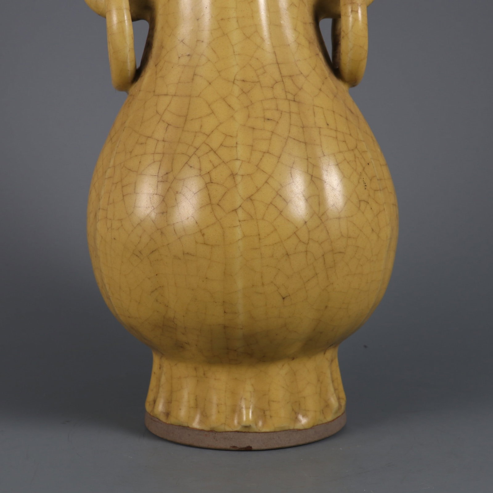 An Exquisite Ge yao Double-Ears Vase - 6