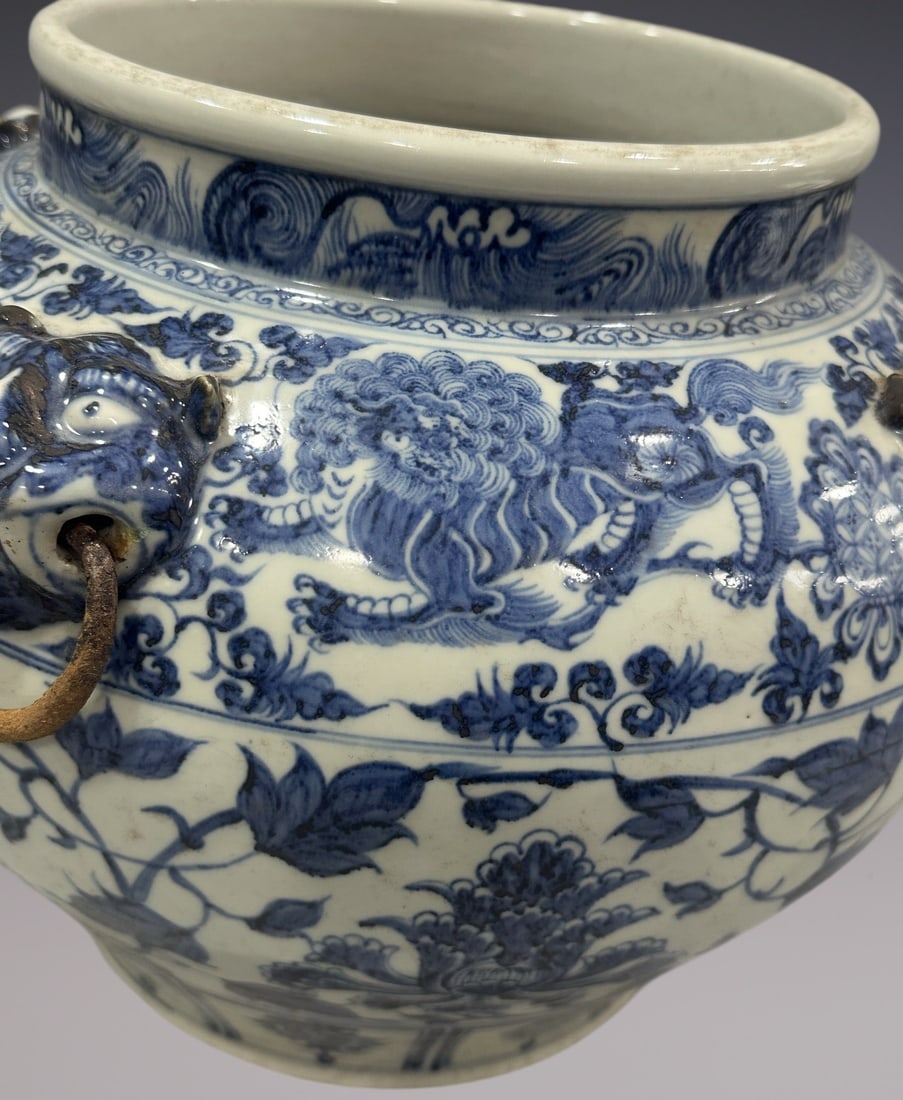 An Exquisite Blue and White Lotus Pattern Kylin Pattern Jar - 2