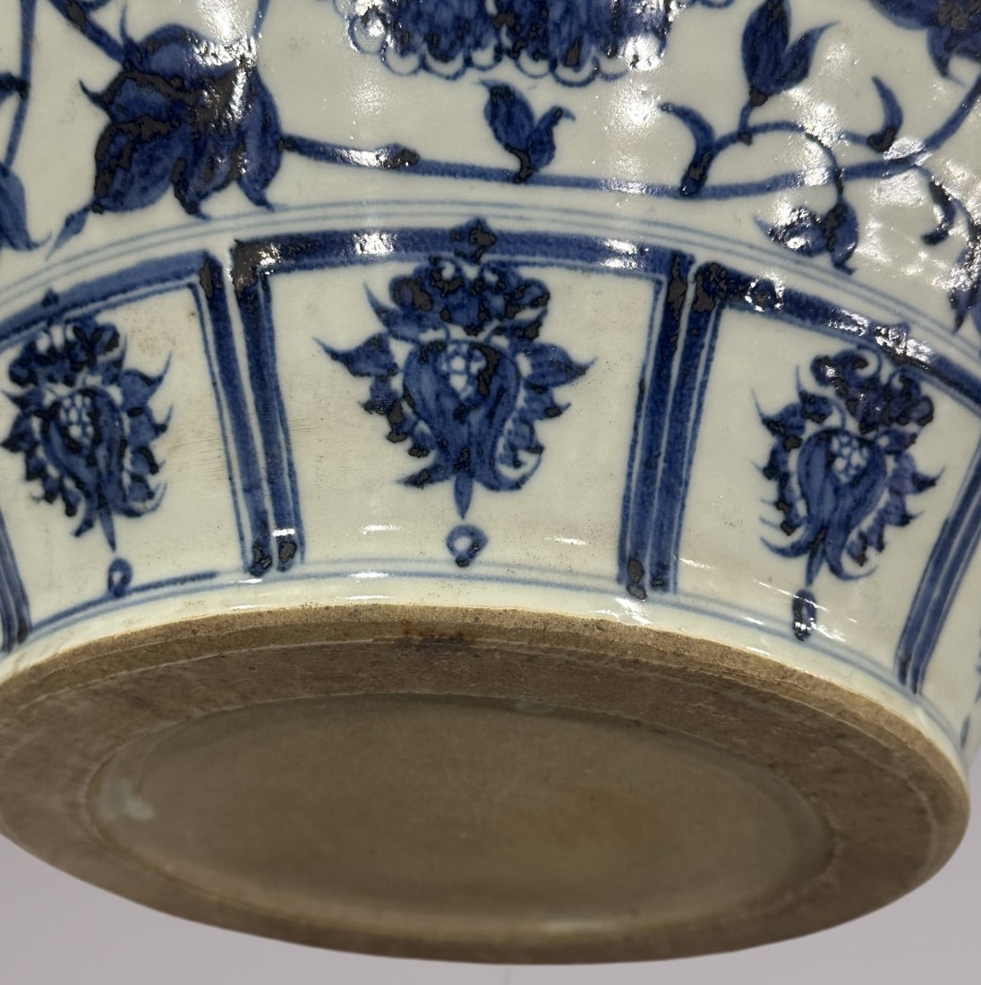 An Exquisite Blue and White Lotus Pattern Kylin Pattern Jar - 8