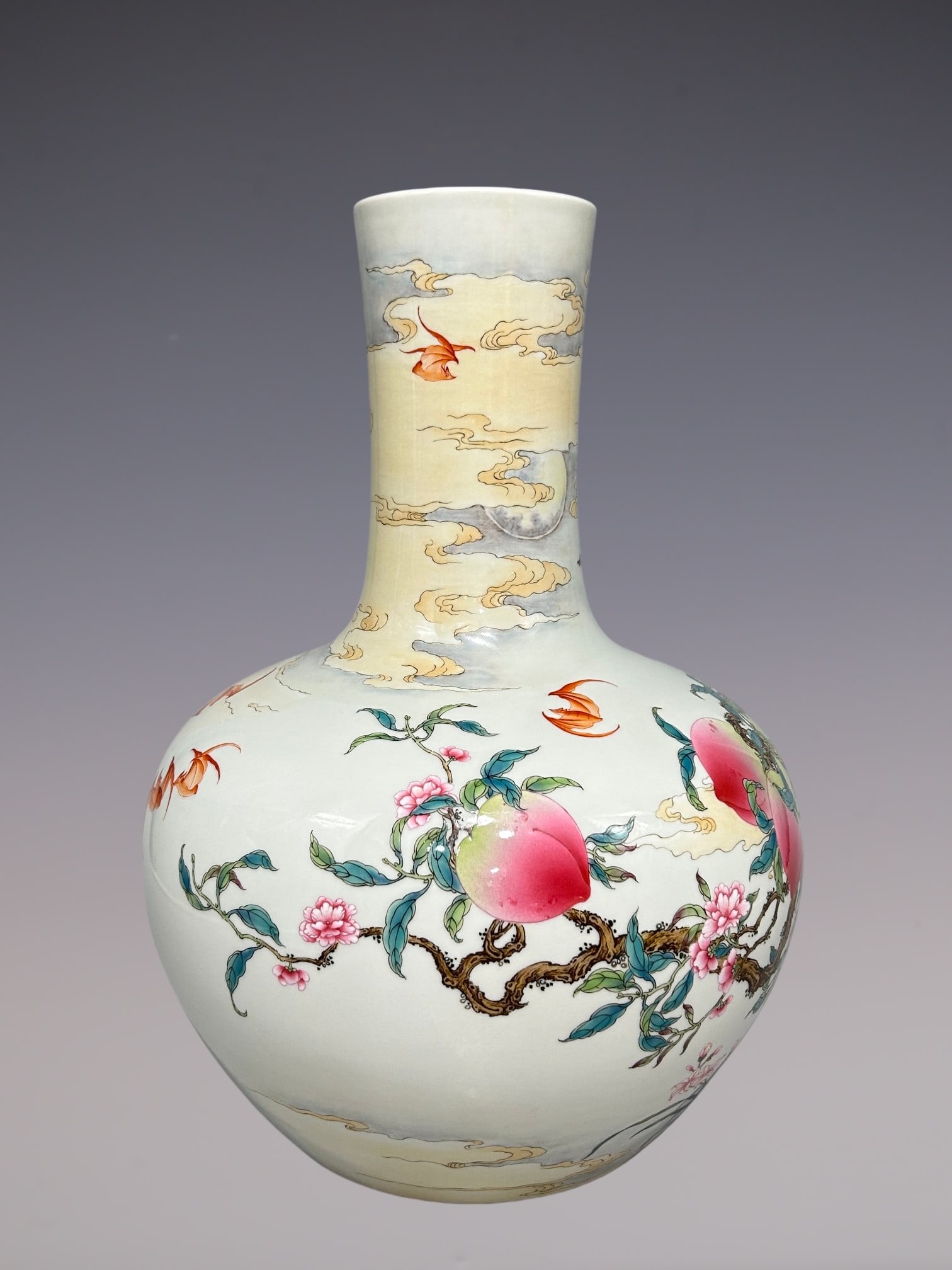 An Exquisite Enamel Bats and Peach Pattern Vase - 2