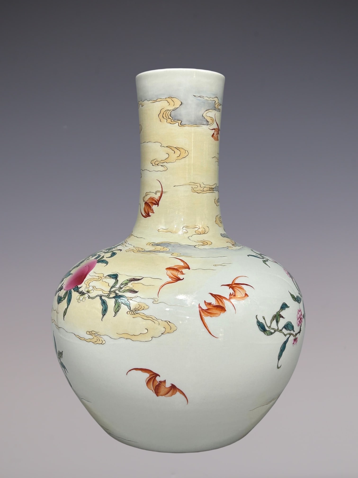 An Exquisite Enamel Bats and Peach Pattern Vase - 3