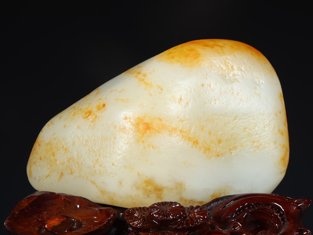 An Exquisite White Jade Ornament - 2