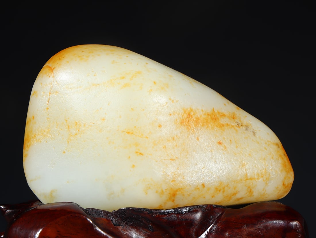 An Exquisite White Jade Ornament - 5