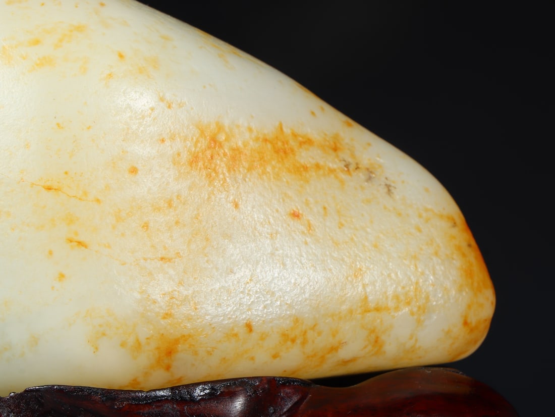 An Exquisite White Jade Ornament - 6