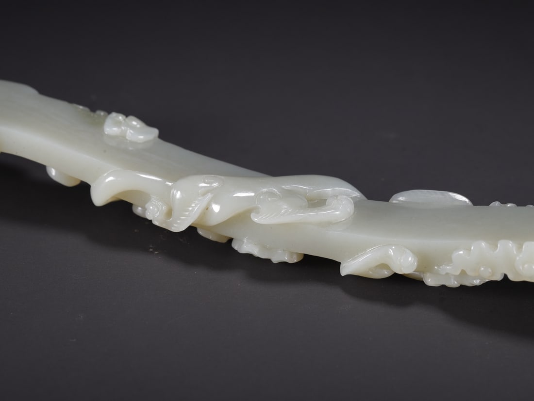 An Exquisite White Jade Dragon Pattern Ruyi - 5