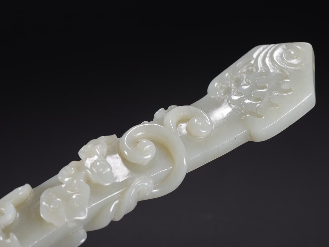 An Exquisite White Jade Dragon Pattern Ruyi - 7