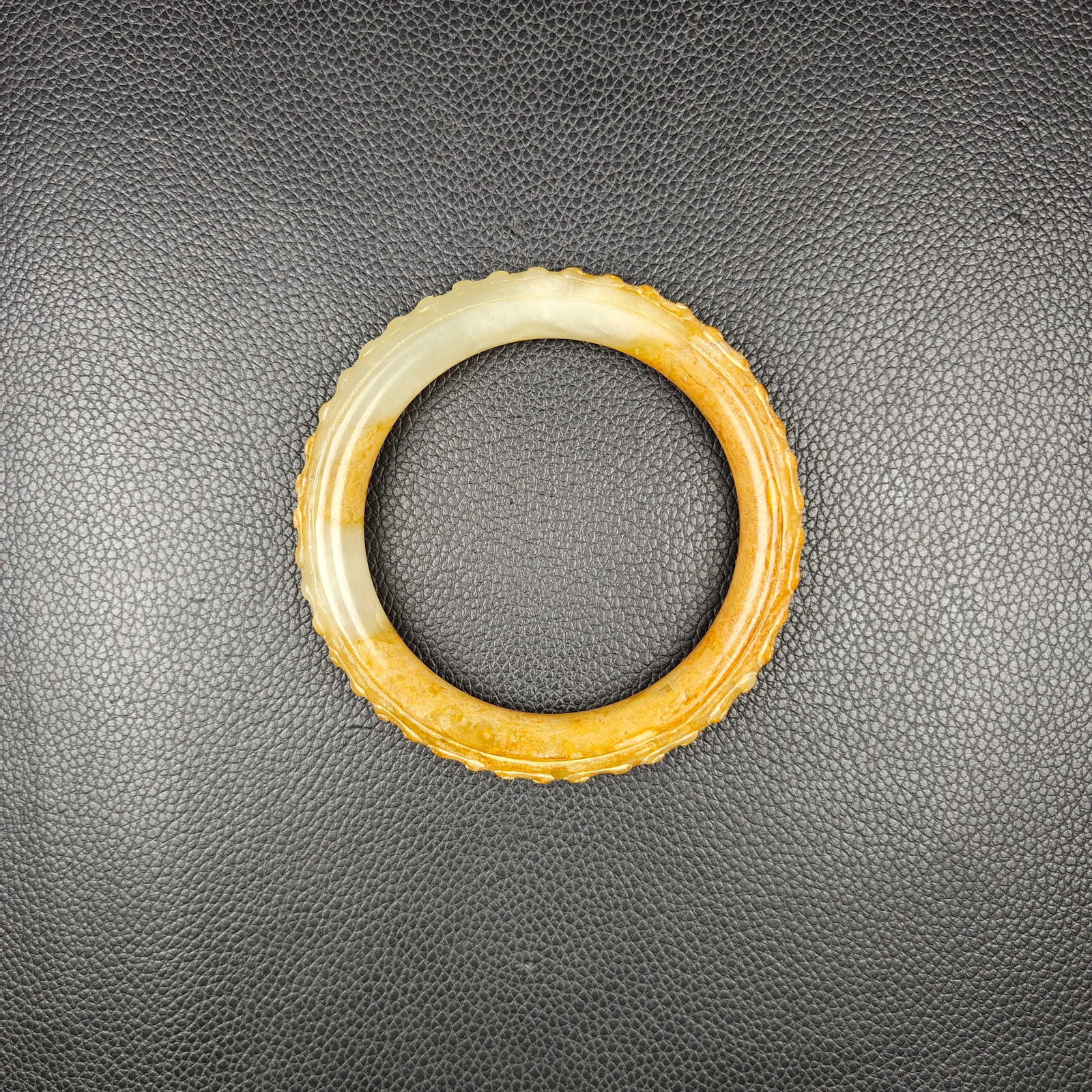 An Exquisite White Jade Bracelets - 2