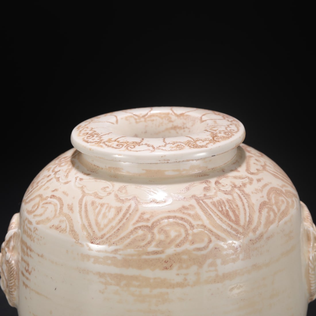 An Exquisite Ding yao Double-Ears Jar - 2
