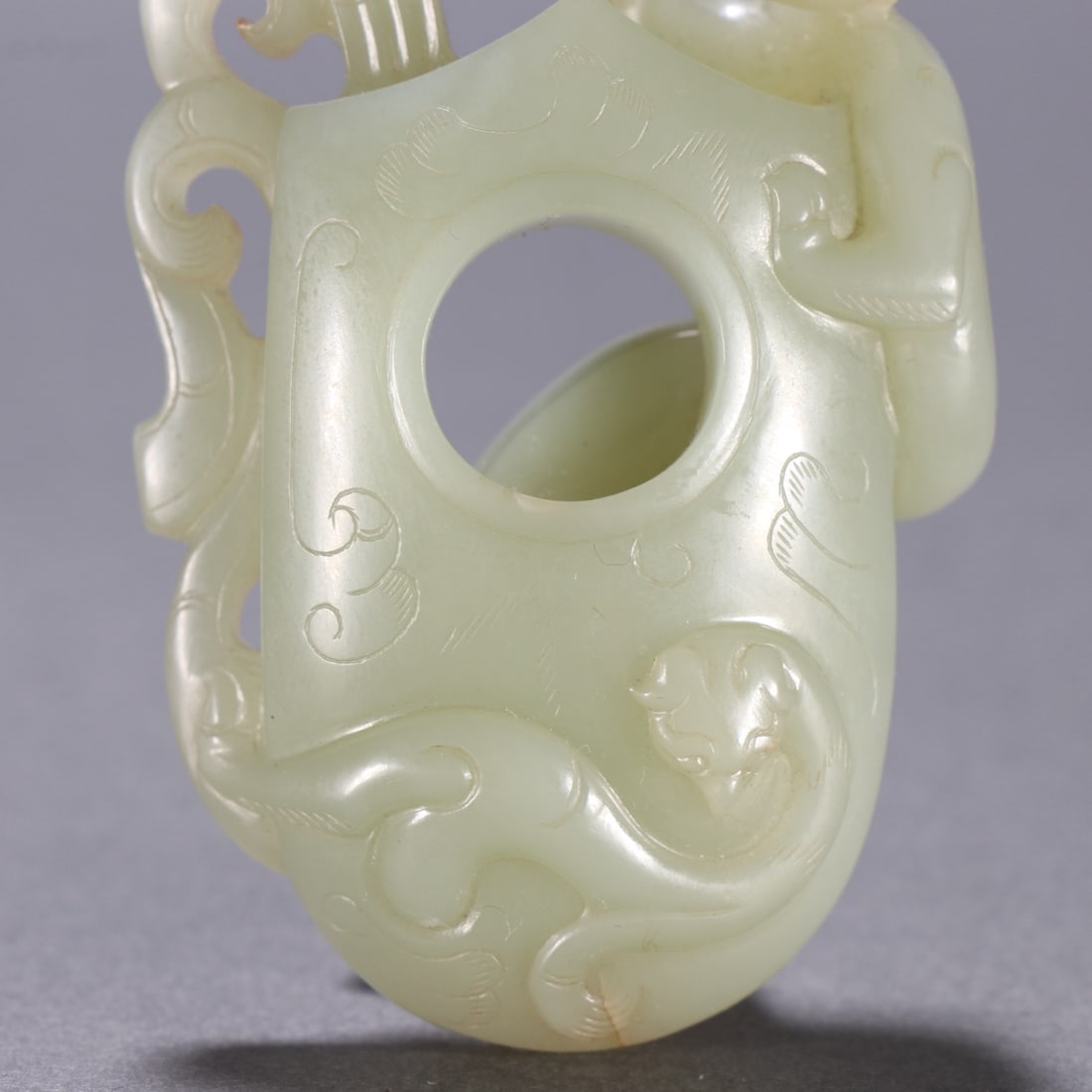 An Exquisite White Jade Chi-Dragon Pattern Pendant - 3