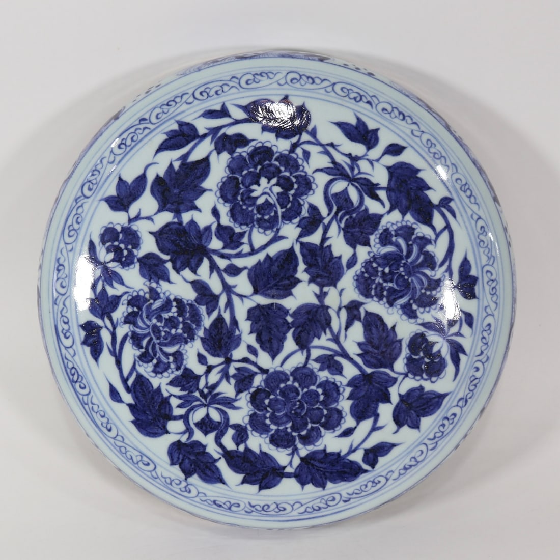 An Exquisite Blue and White Lotus Pattern Box - 4