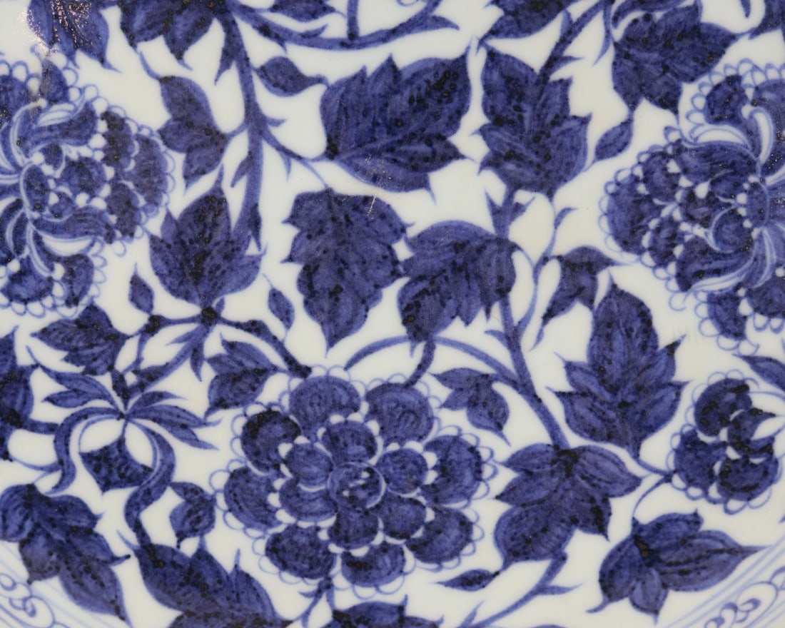 An Exquisite Blue and White Lotus Pattern Box - 6