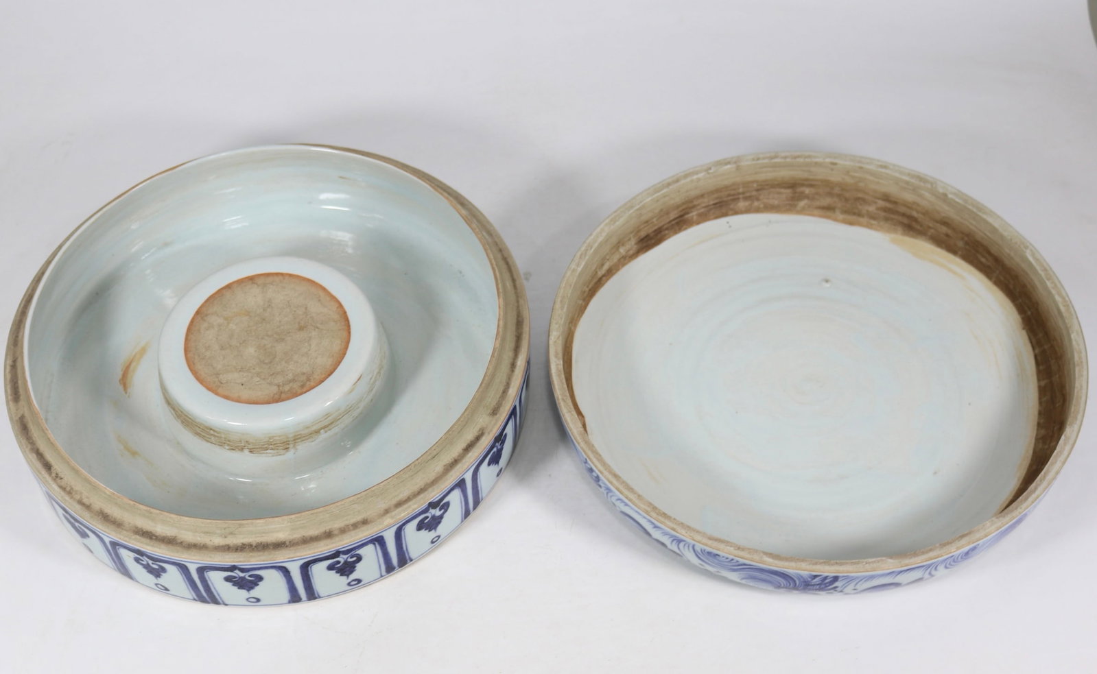 An Exquisite Blue and White Lotus Pattern Box - 7