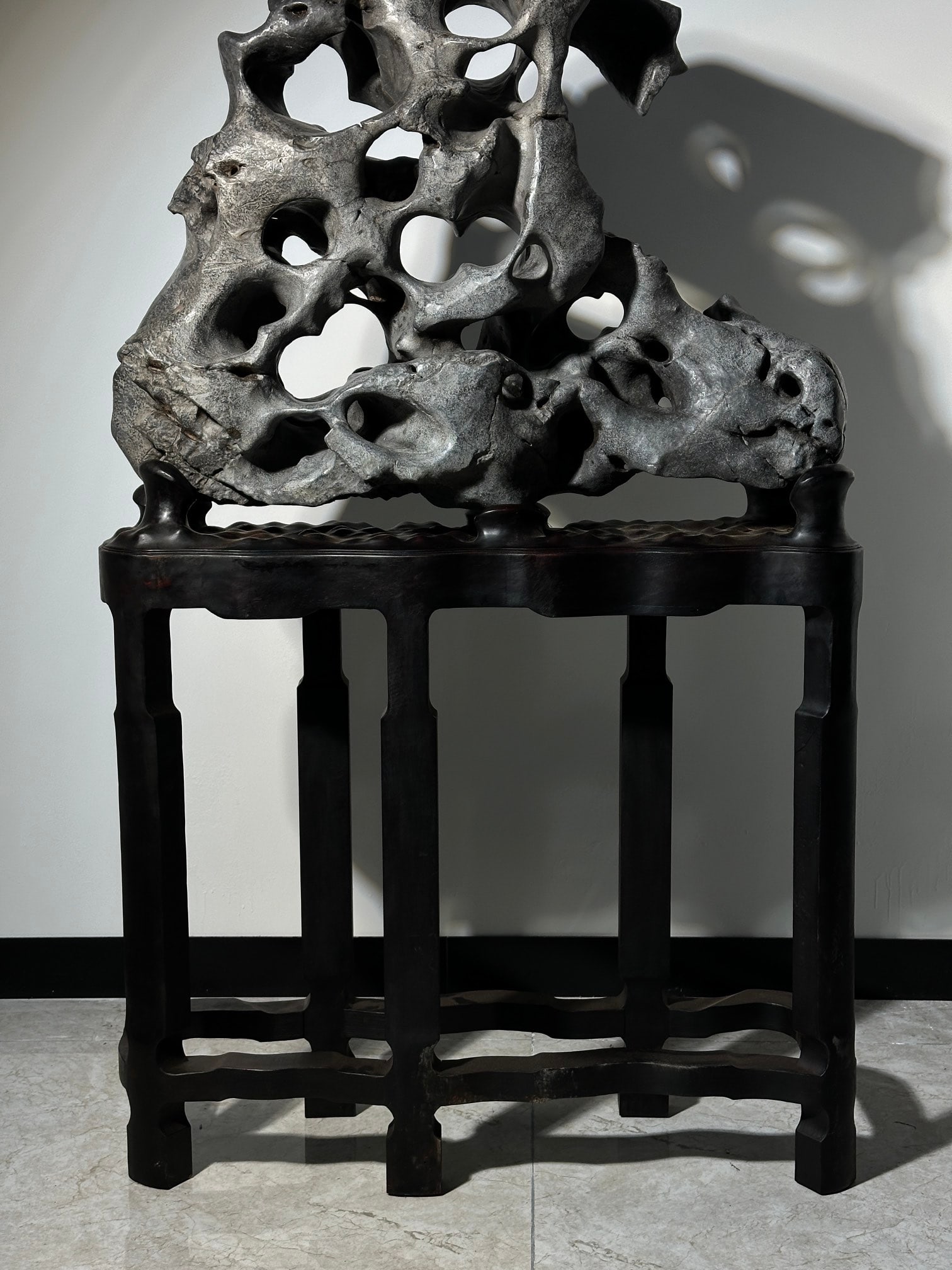 An Exquisite Taihu Stone Ornament - 3