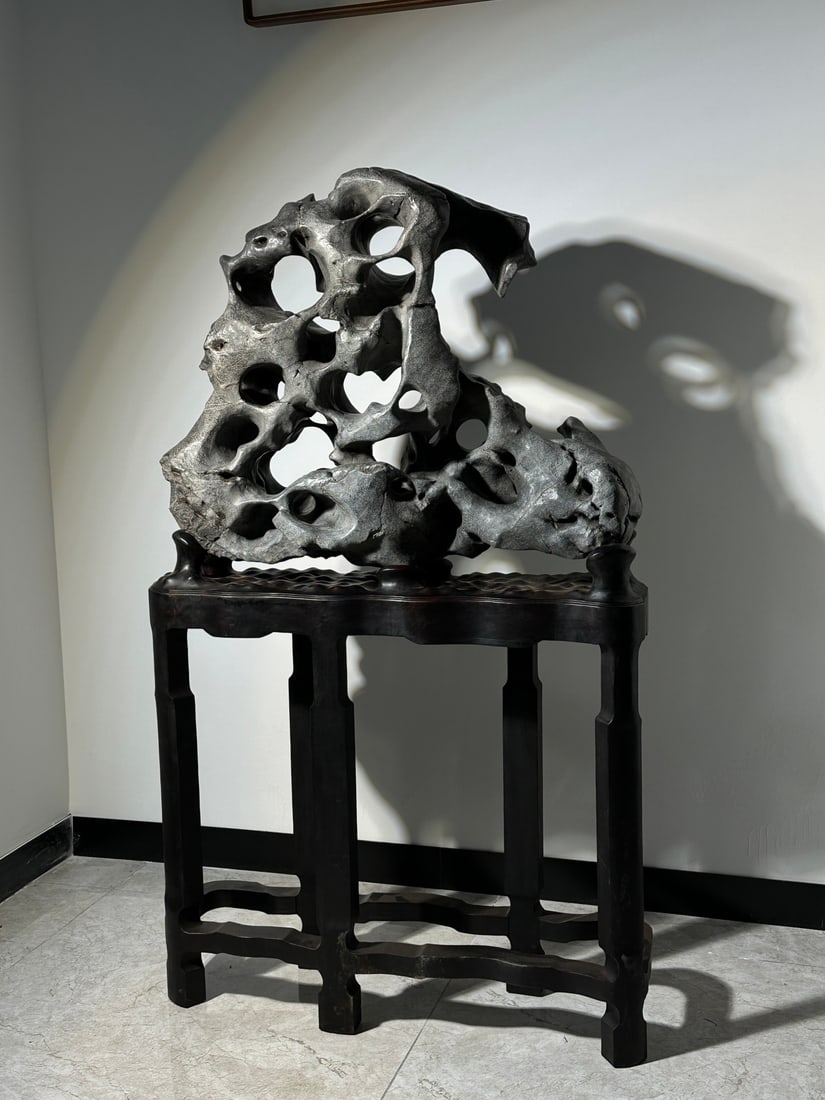An Exquisite Taihu Stone Ornament - 5