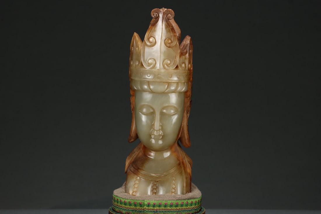 An Exquisite White Jade Buddha head - 3