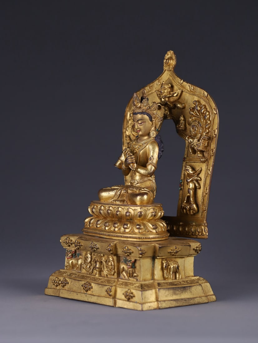 An Exquisite Gilt Bronze Buddha Statue - 2