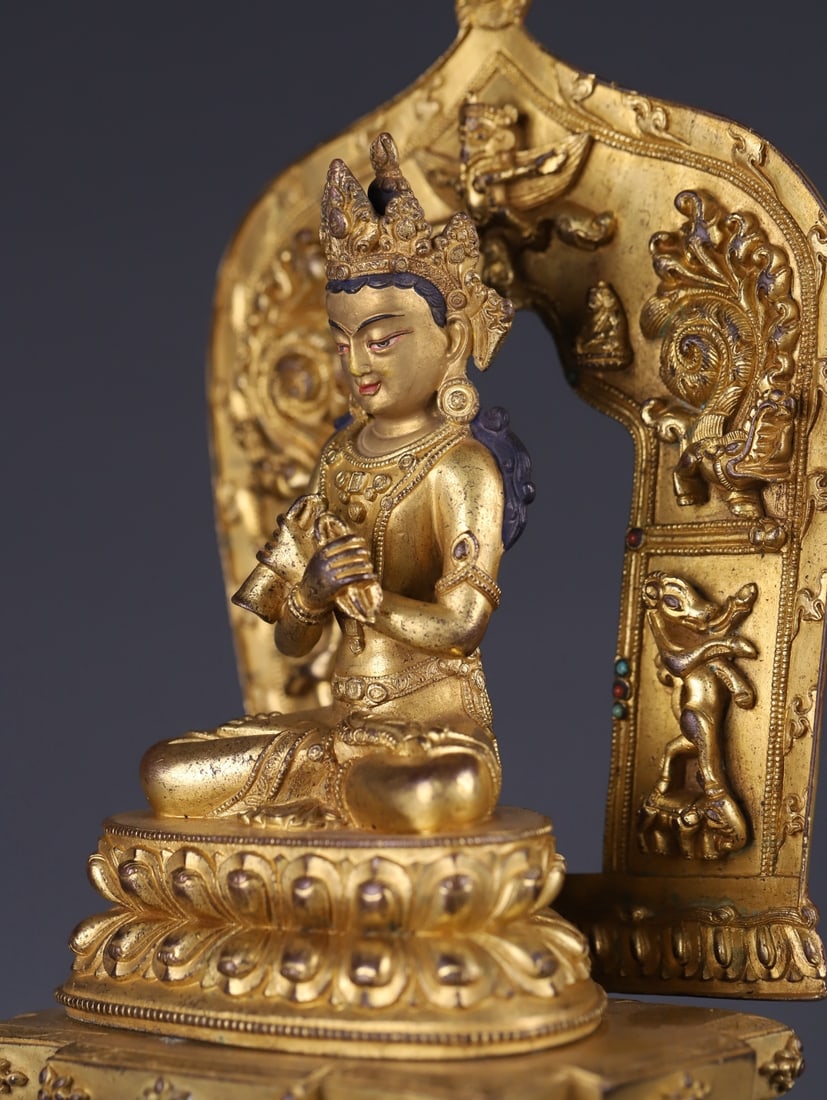 An Exquisite Gilt Bronze Buddha Statue - 6