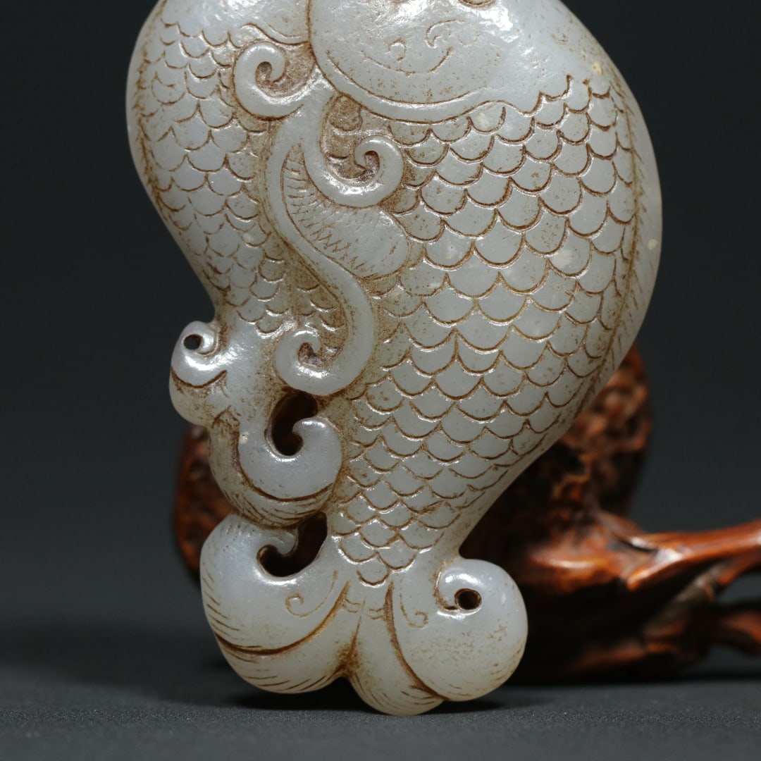 An Exquisite White Jade Fish Pendant - 7