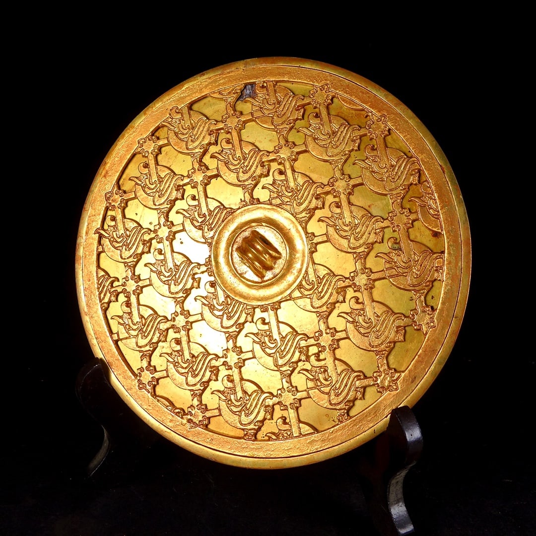An Exquisite Gilt Bronze Round Mirror - 5