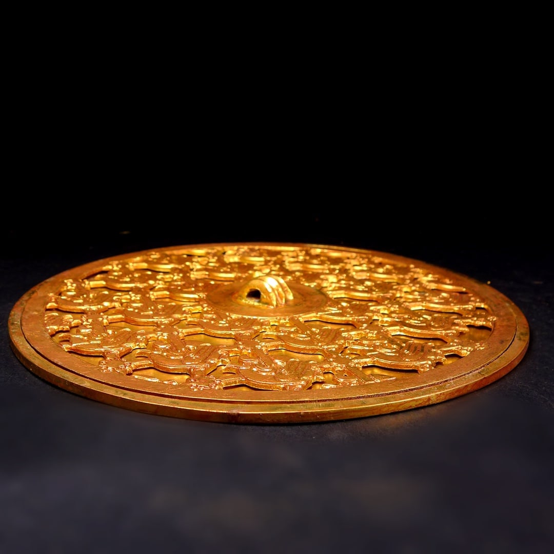 An Exquisite Gilt Bronze Round Mirror - 6