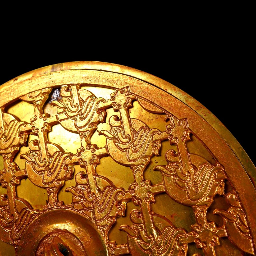 An Exquisite Gilt Bronze Round Mirror - 9