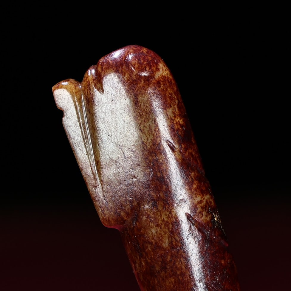 An Exquisite White Jade Hand Piece - 3