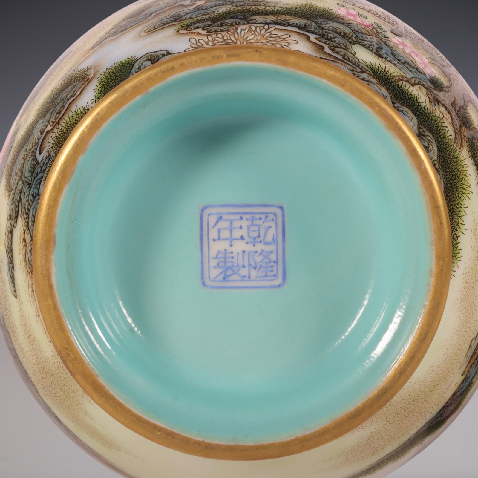 An Exquisite Enamel Animal Pattern Lotus Pattern Double-Ears Jar - 9