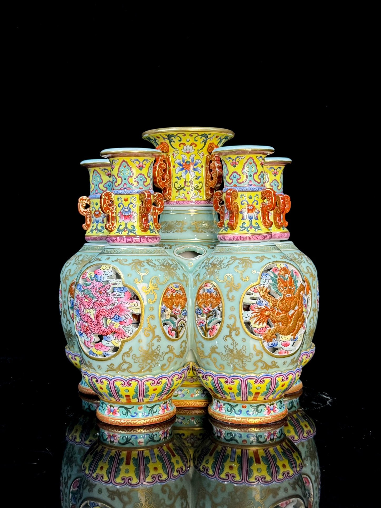 An Exquisite Celadon Glazed Painted Gold Lotus Pattern Dragon Pattern Vase - 4