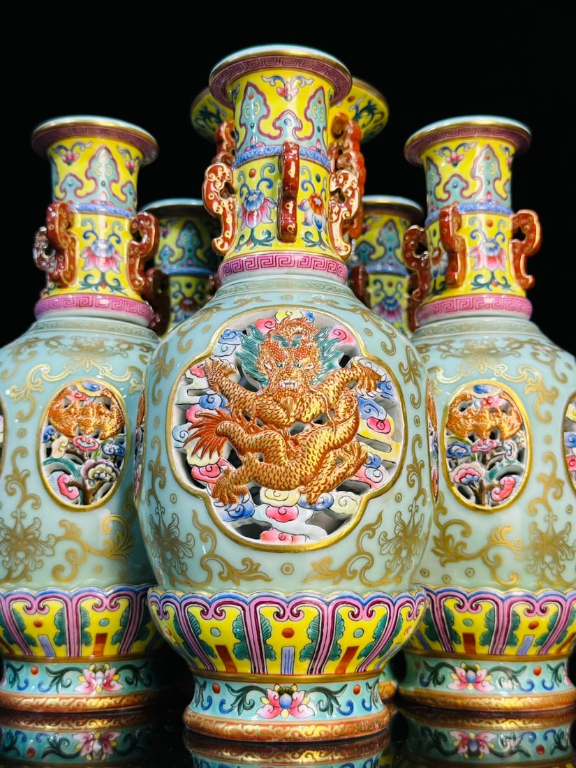 An Exquisite Celadon Glazed Painted Gold Lotus Pattern Dragon Pattern Vase - 5