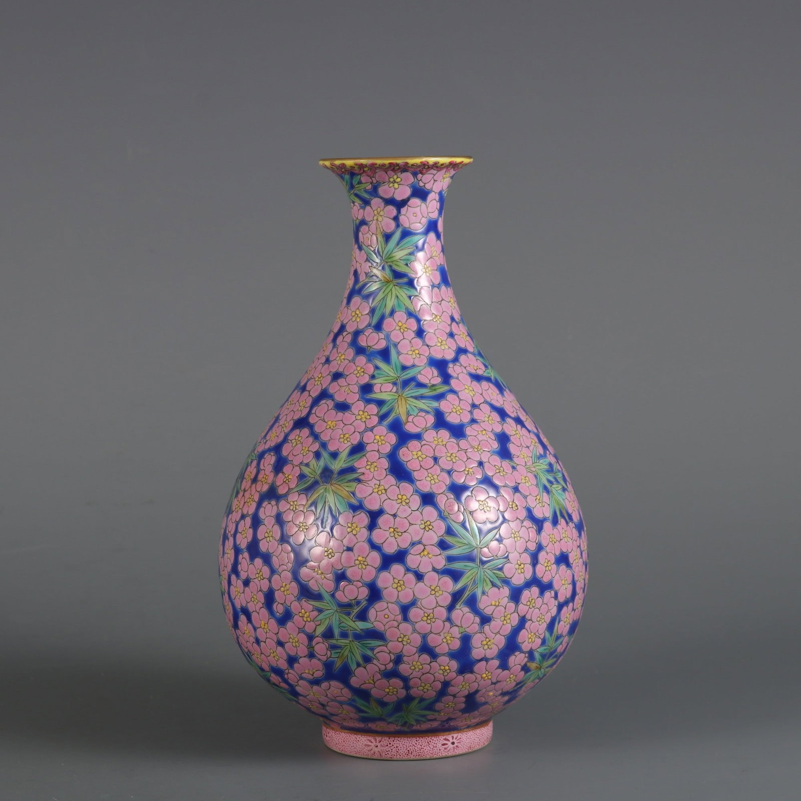An Exquisite Famille-Rose Flower Pattern Bamboo Pattern Vase - 2