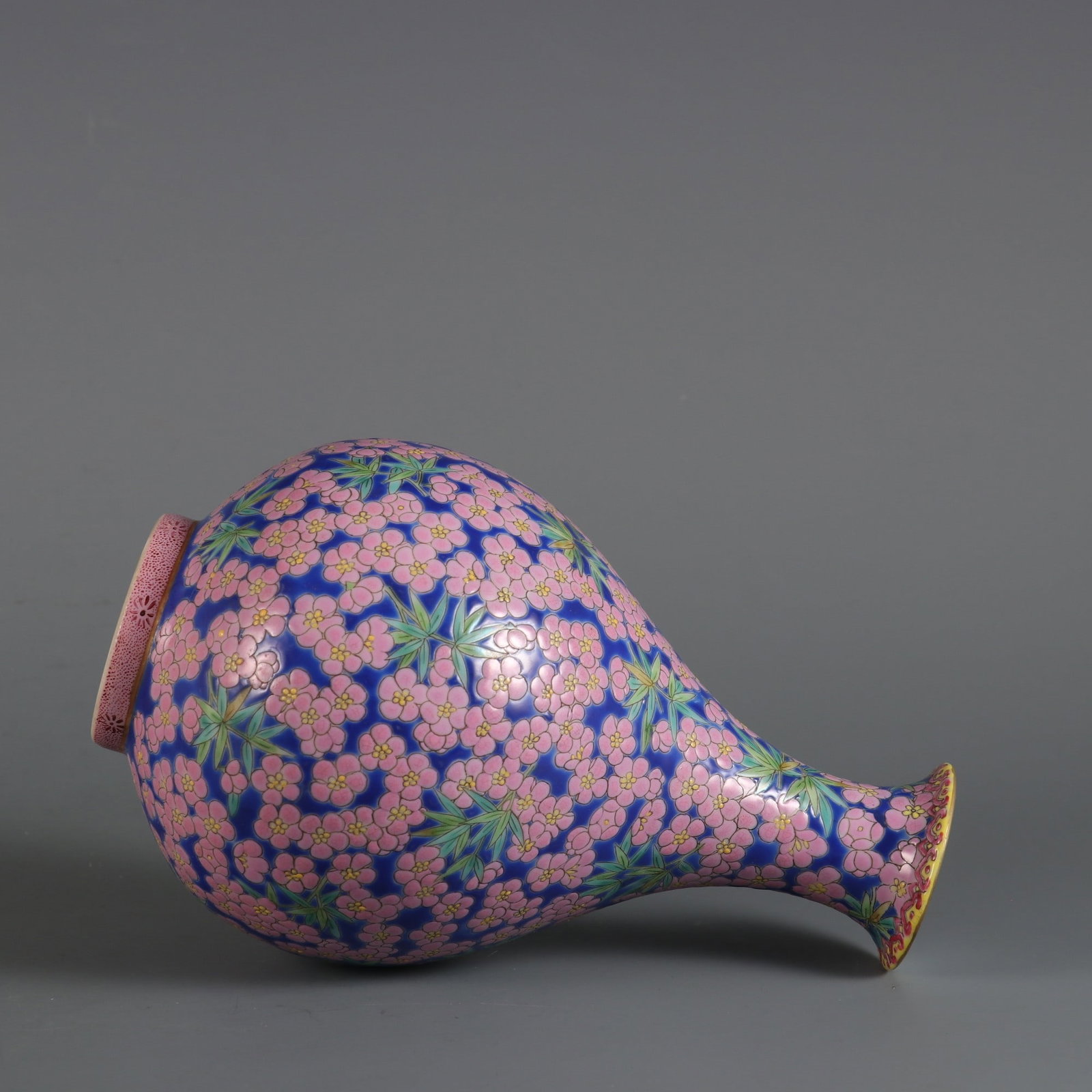 An Exquisite Famille-Rose Flower Pattern Bamboo Pattern Vase - 3