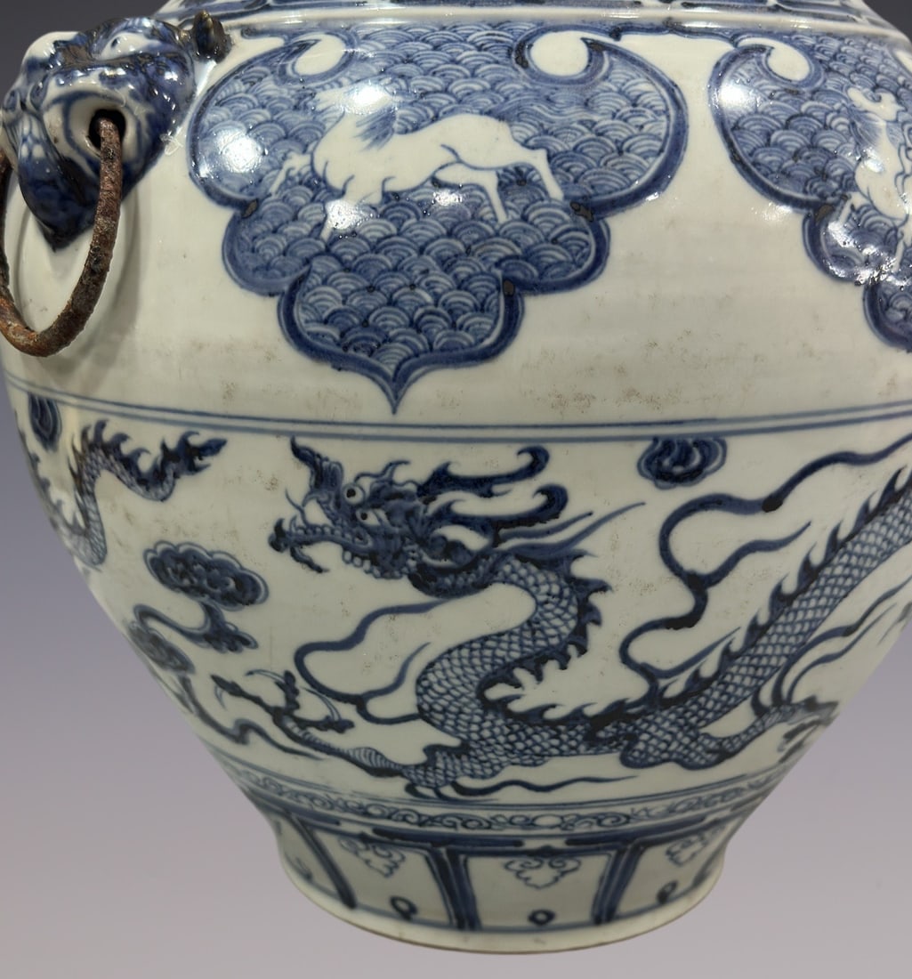 An Exquisite Blue and White Lotus Pattern Dragon Pattern Double-Ears Jar - 2