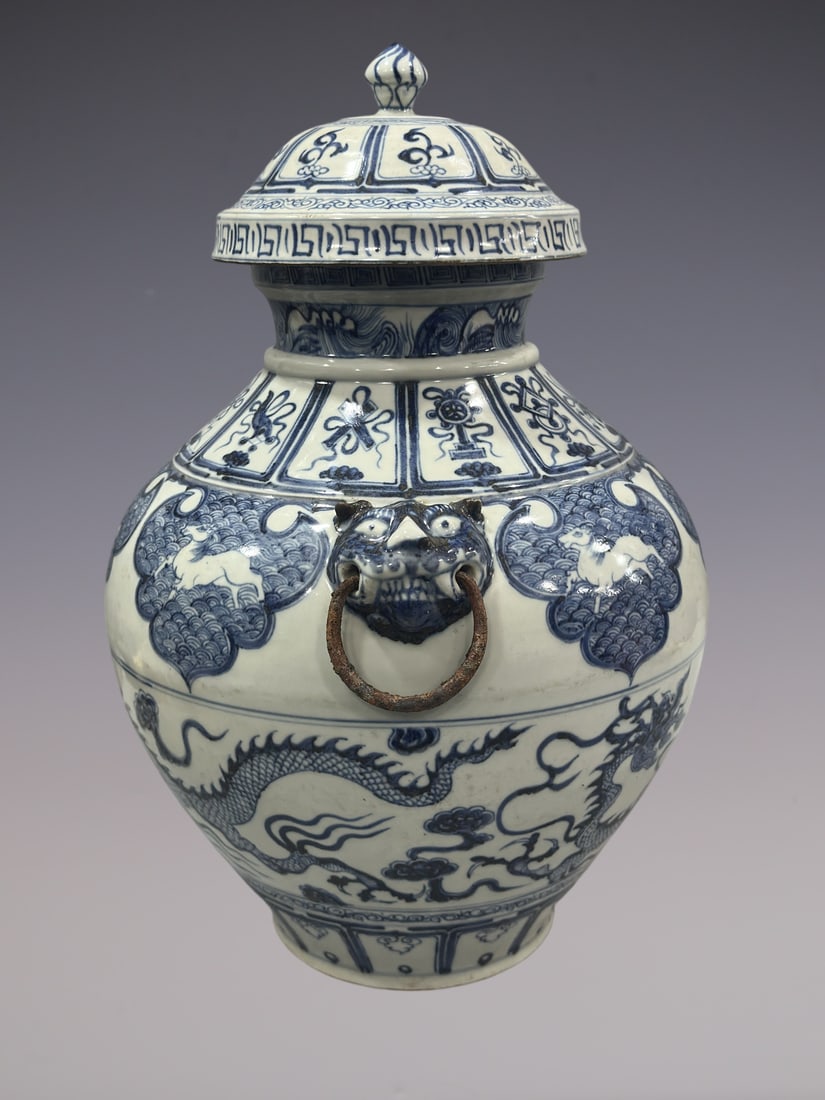 An Exquisite Blue and White Lotus Pattern Dragon Pattern Double-Ears Jar - 4