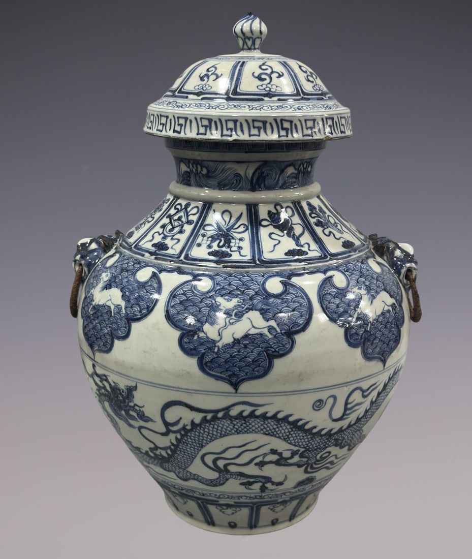 An Exquisite Blue and White Lotus Pattern Dragon Pattern Double-Ears Jar - 6