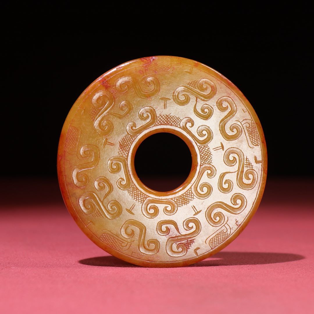 An Exquisite White Jade Ornament - 6