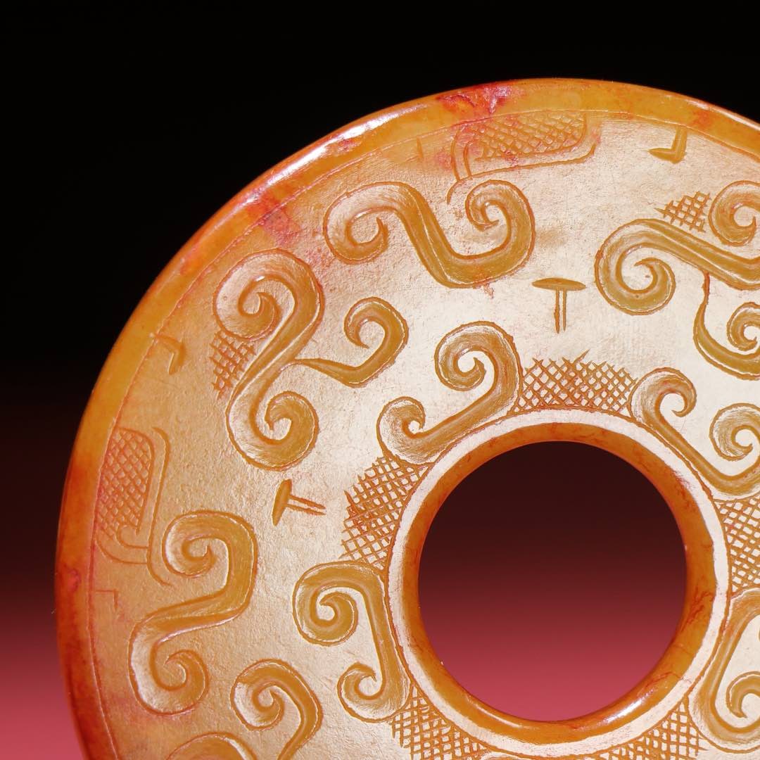 An Exquisite White Jade Ornament - 7