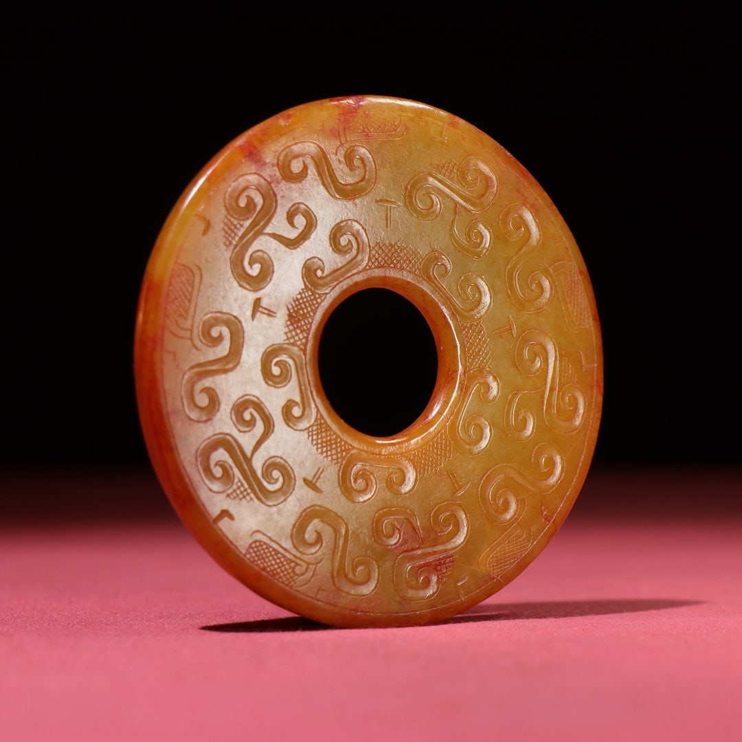 An Exquisite White Jade Ornament - 9