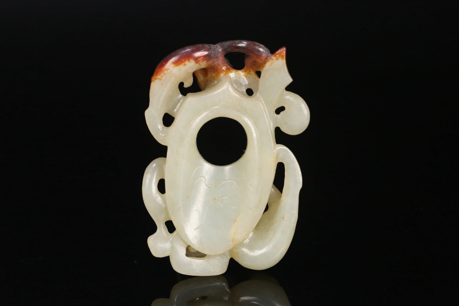 An Exquisite White Jade Chi-Dragon Pattern Pendant - 2