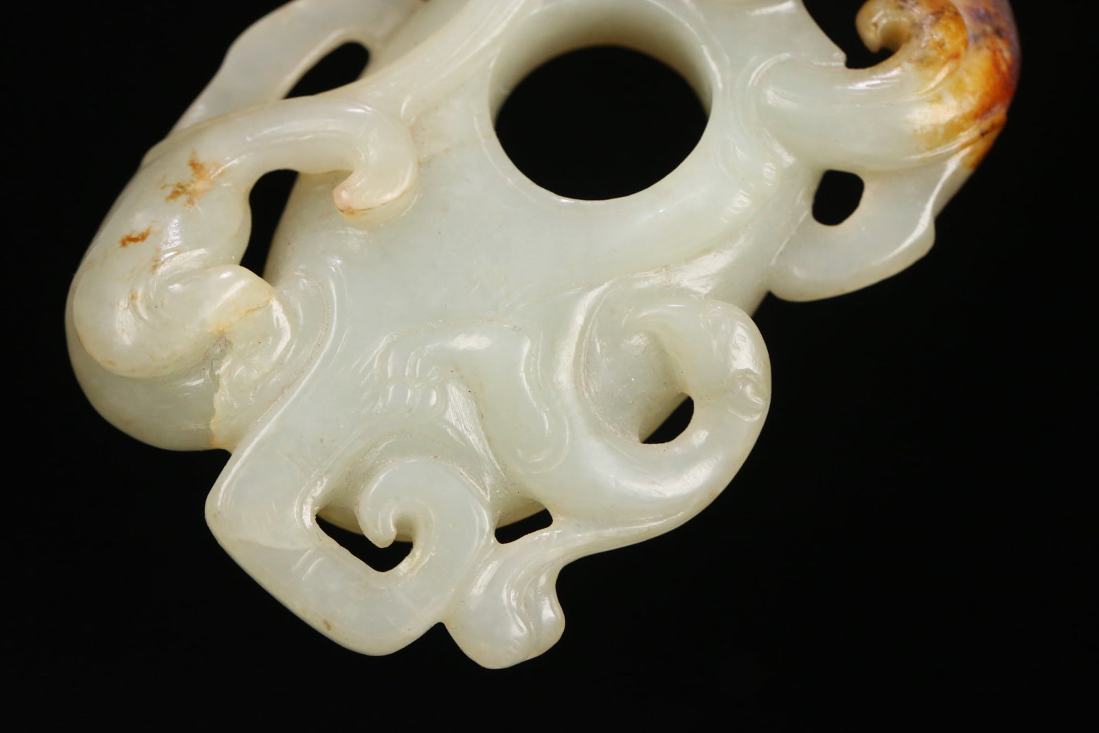 An Exquisite White Jade Chi-Dragon Pattern Pendant - 9