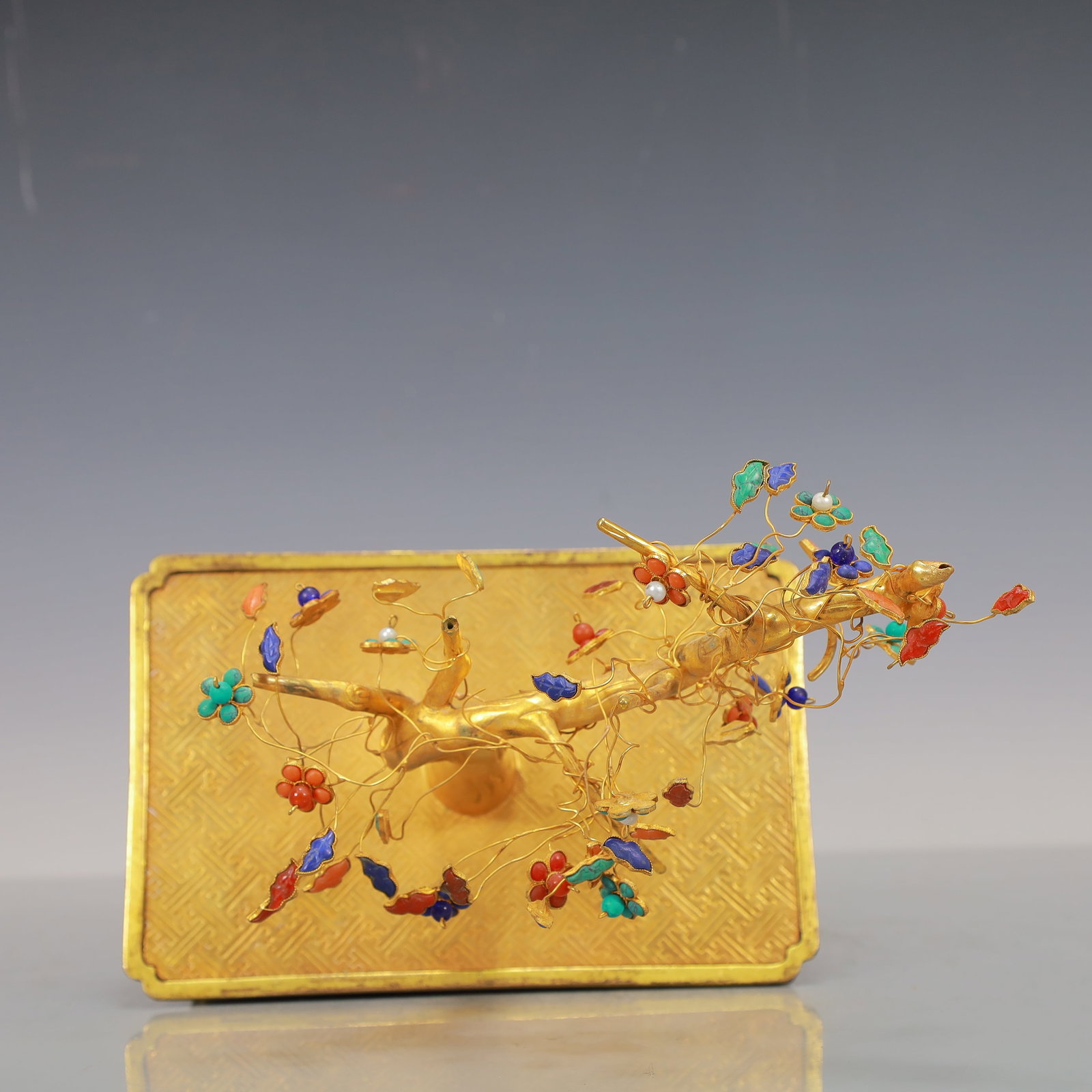 A Exquisite Cloisonne Lotus Pattern Ornament - 9