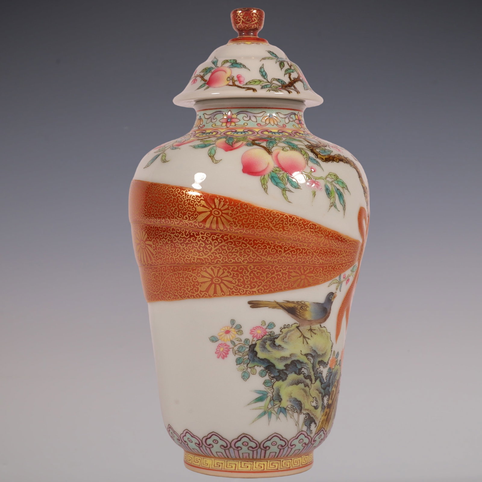 An Exquisite Enamel Flower and Bird Pattern Tea Caddy - 7