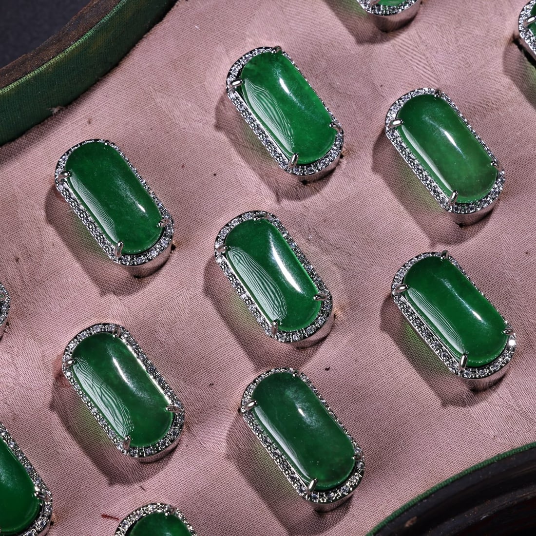 A Set of Fine Jadeite Ring - 4