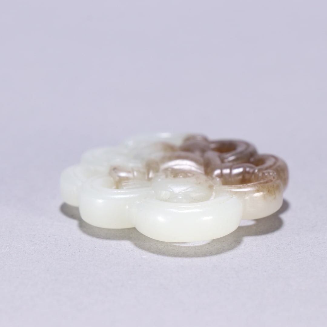 An Exquisite White Jade Figure Pattern Ornament - 9