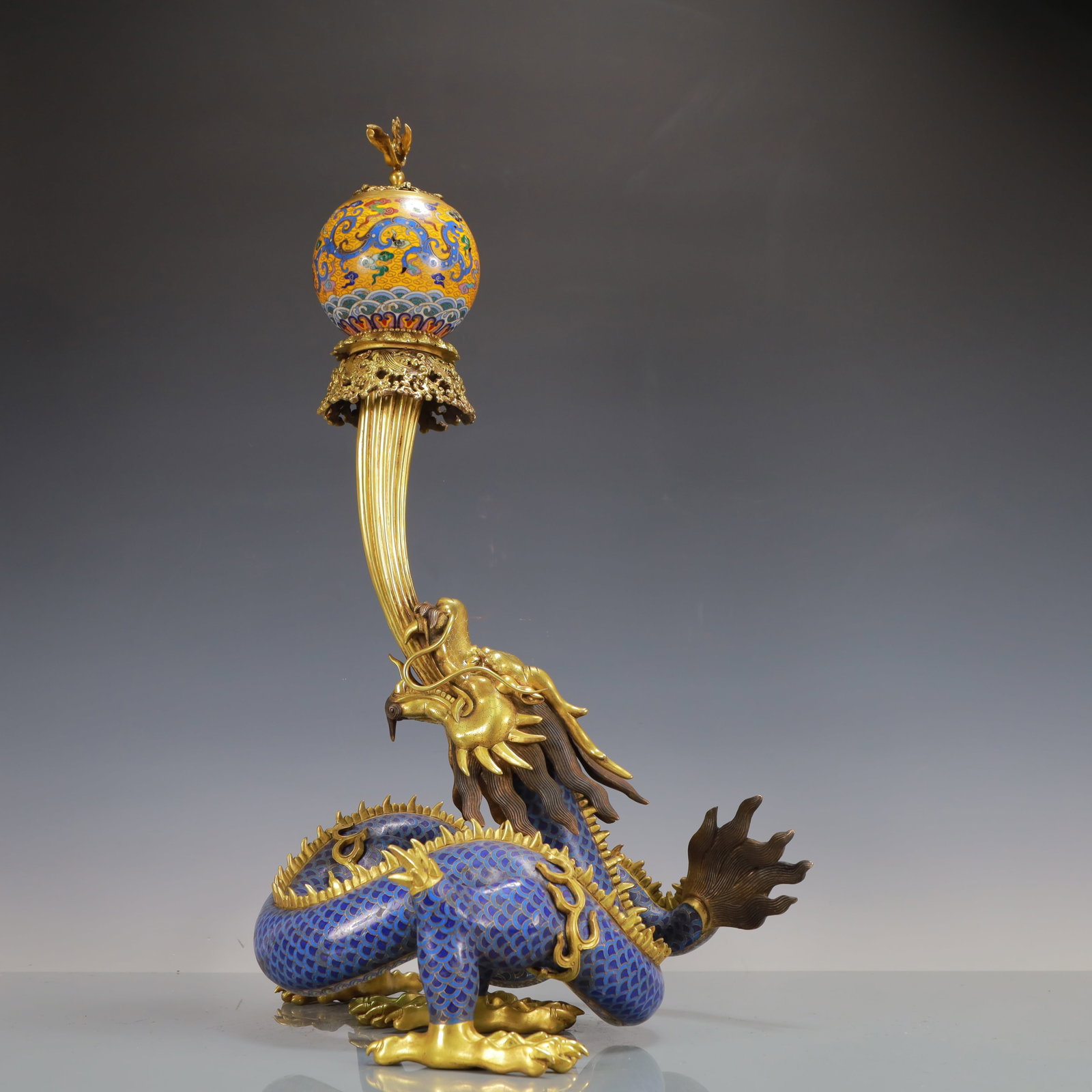 A Huge Cloisonne Dragon-Shaped Censer: A Huge Cloisonne Dragon-Shaped Censer Qing Dynasty China Qianlong Four-character Mark Size:38.2cmx37.3cmx62.7cm Weight:12950g (The Dimensions Of All Batches Are Manually Measured.If You Need More